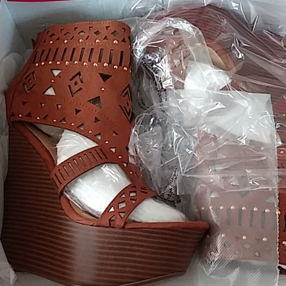 NELLIE PLATFORM WEDGE SANDAL